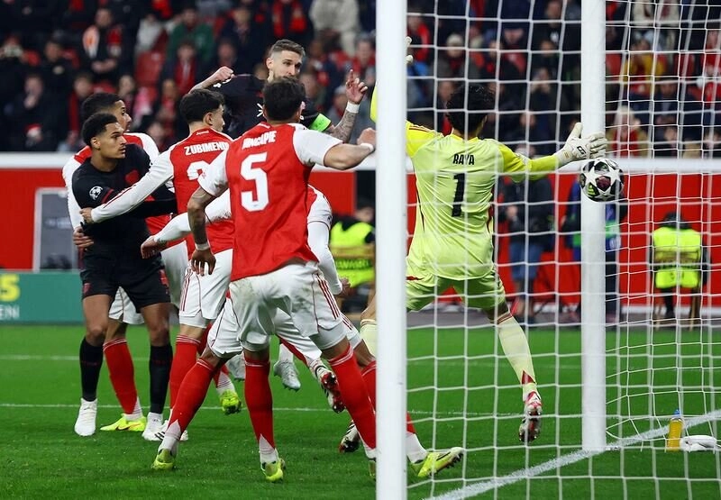 Hàng phòng ngự Bayer Leverkusen vs Arsenal đều chơi xuất sắc